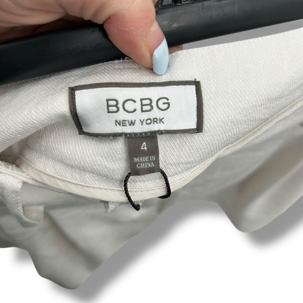 BCBG White High-Waist Pleated Shorts - Picture 7 of 8